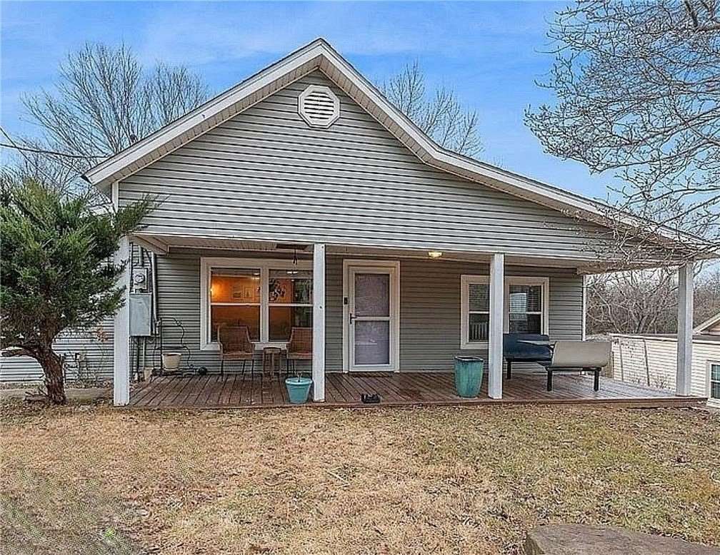2.75 Acres of Land with Home for Sale in Fayetteville, Arkansas