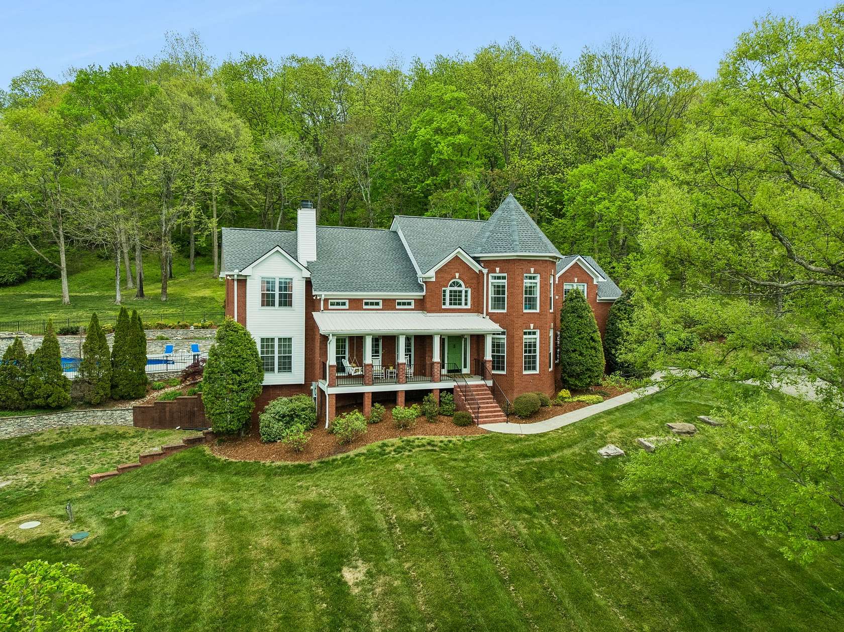 8.28 Acres of Land with Home for Sale in Franklin, Tennessee