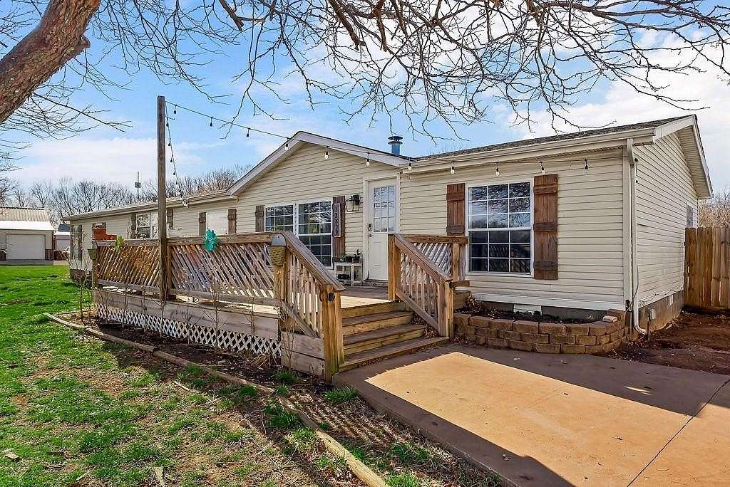 9.5 Acres of Land with Home for Sale in Garnett, Kansas