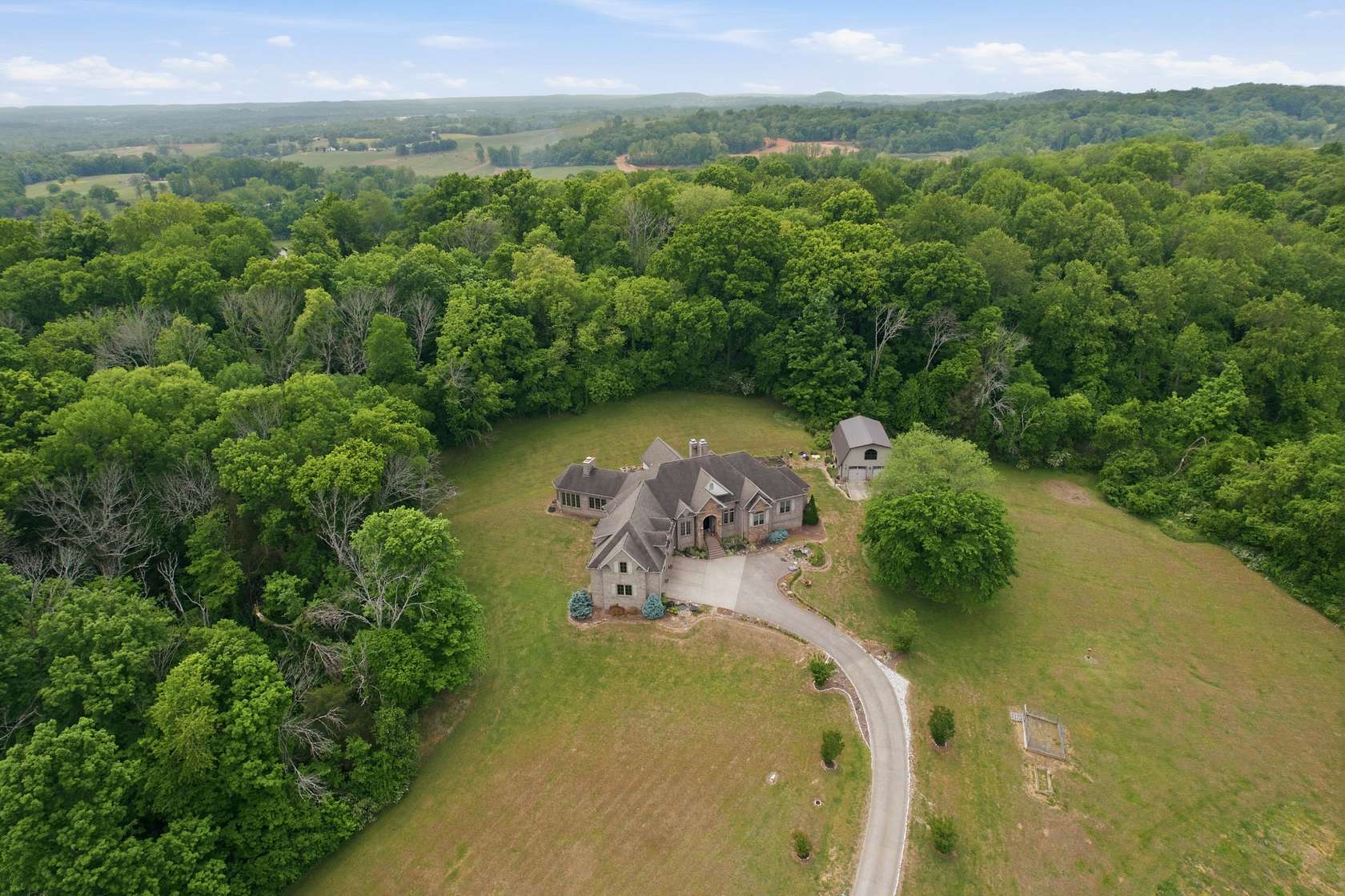 10 Acres of Land with Home for Sale in Columbia, Tennessee