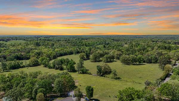 21 Acres of Land for Sale in Dickson, Tennessee