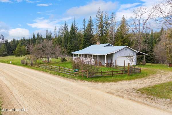 5.13 Acres of Land with Home for Sale in Sandpoint, Idaho