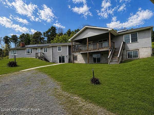 10.8 Acres of Land with Home for Sale in Effort, Pennsylvania