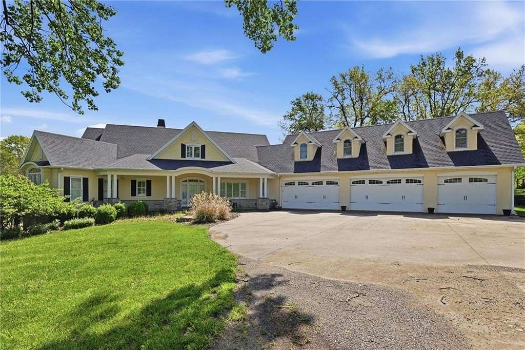 1.84 Acres of Land with Home for Sale in Gallatin, Missouri