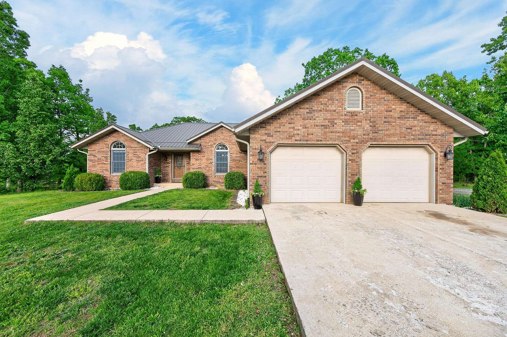 9.59 Acres of Land with Home for Sale in Grovespring, Missouri