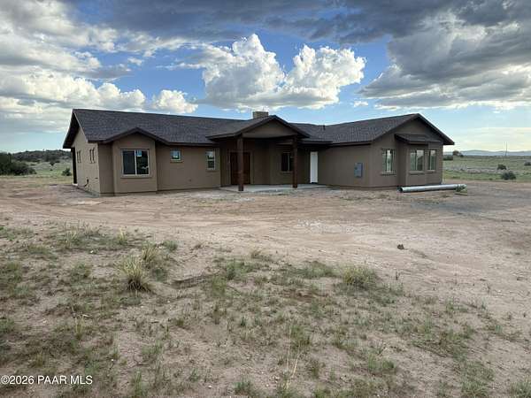 10.4 Acres of Land with Home for Sale in Prescott, Arizona