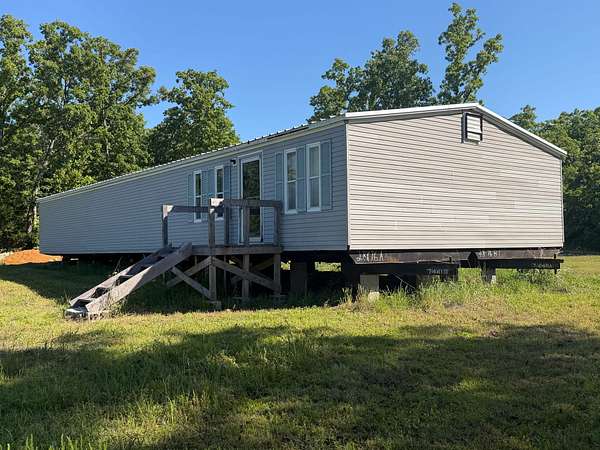 5 Acres of Land with Home for Sale in Ash Flat, Arkansas