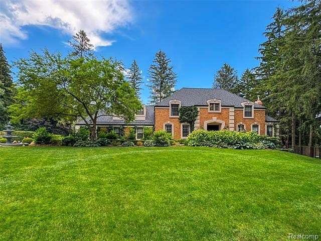 2.36 Acres of Land with Home for Sale in Oakland Charter Township, Michigan