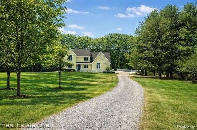 6.78 Acres of Land with Home for Sale in Oakland Charter Township, Michigan