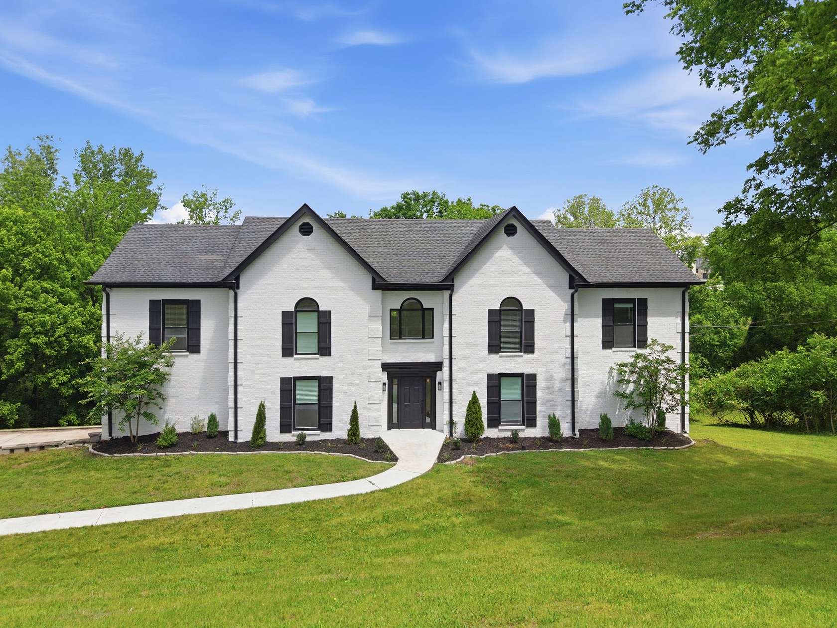 1.58 Acres of Land with Home for Sale in Hendersonville, Tennessee
