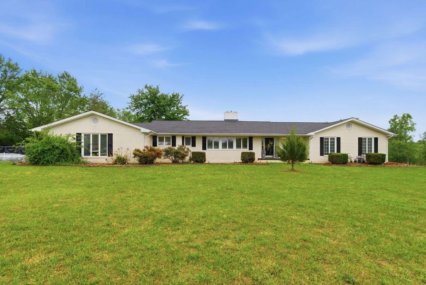6.6 Acres of Land with Home for Sale in London, Kentucky