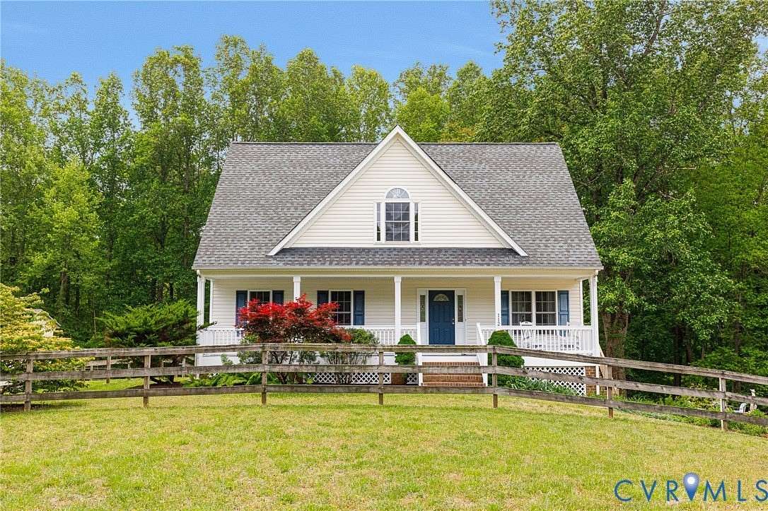 3.19 Acres of Land with Home for Sale in Village of Williamsburg, Virginia
