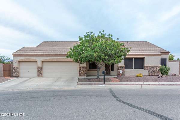 1.54 Acres of Land with Home for Sale in Tucson, Arizona