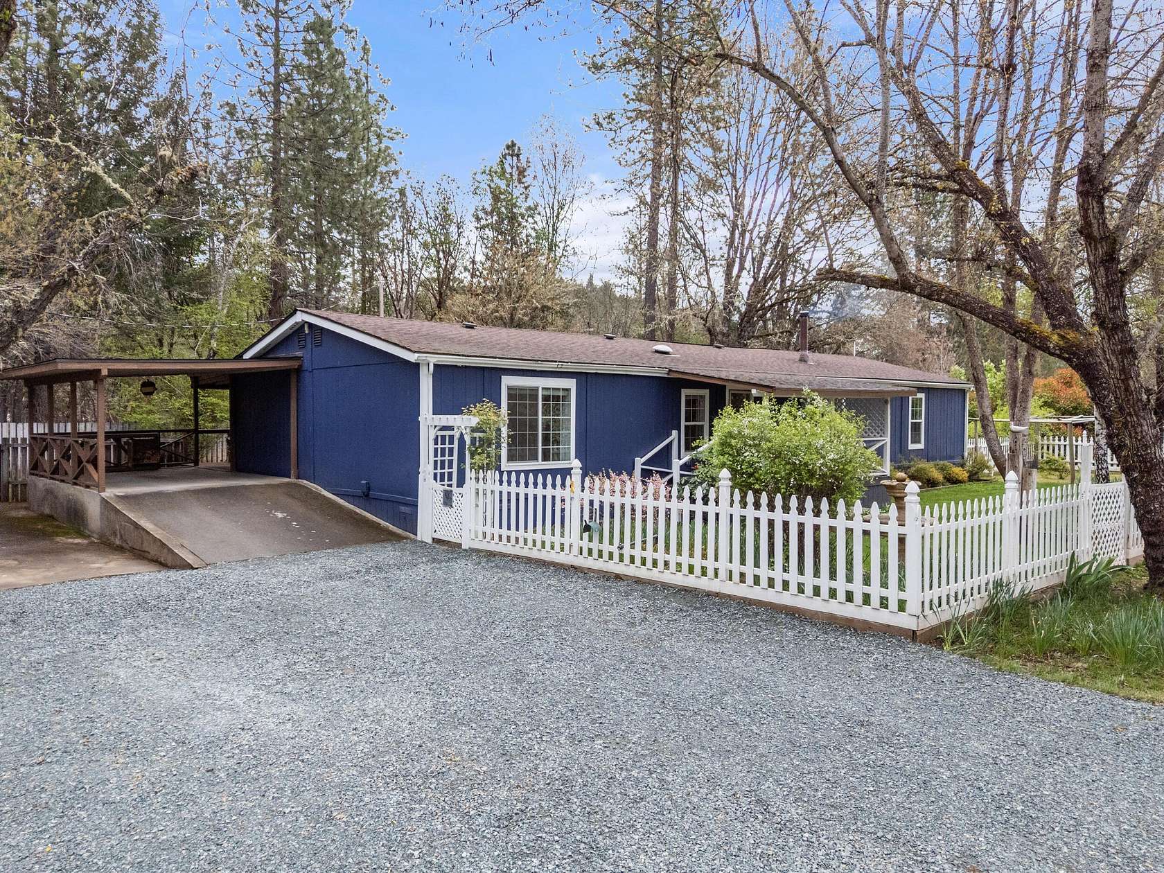 2.66 Acres of Land with Home for Sale in Rogue River, Oregon