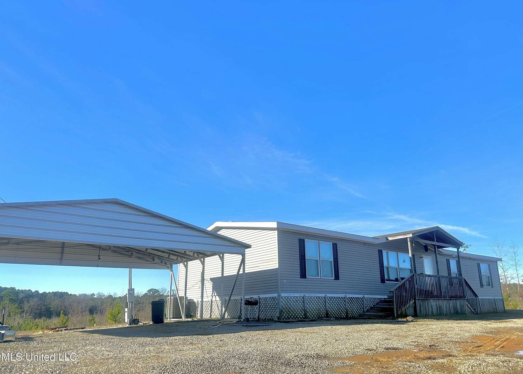132 Acres of Land with Home for Sale in Kosciusko, Mississippi