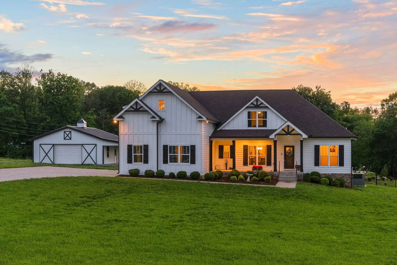 5 Acres of Land with Home for Sale in Greenbrier, Tennessee