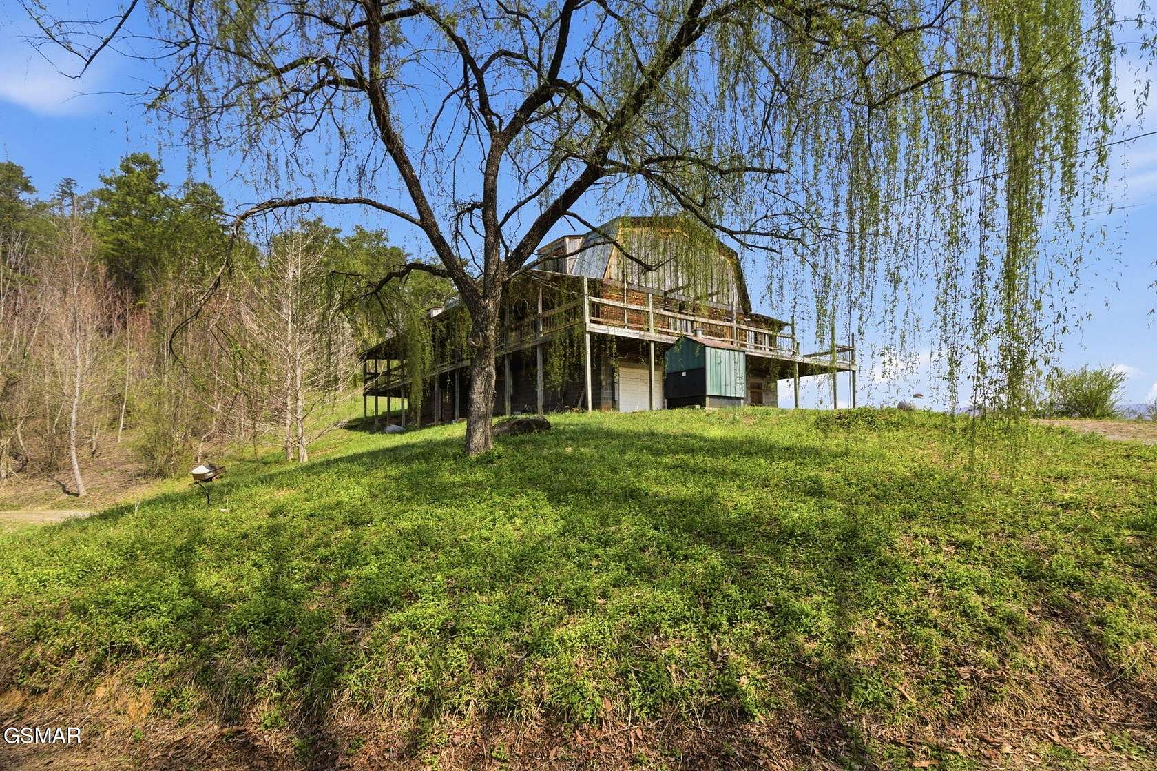 21.7 Acres of Commercial Land for Sale in Sevierville, Tennessee