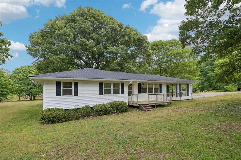 1.67 Acres of Land with Home for Sale in Stockbridge, Georgia