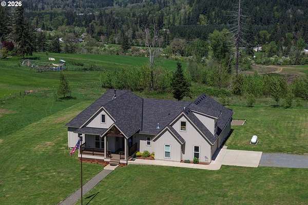 3 Acres of Land with Home for Sale in Molalla, Oregon