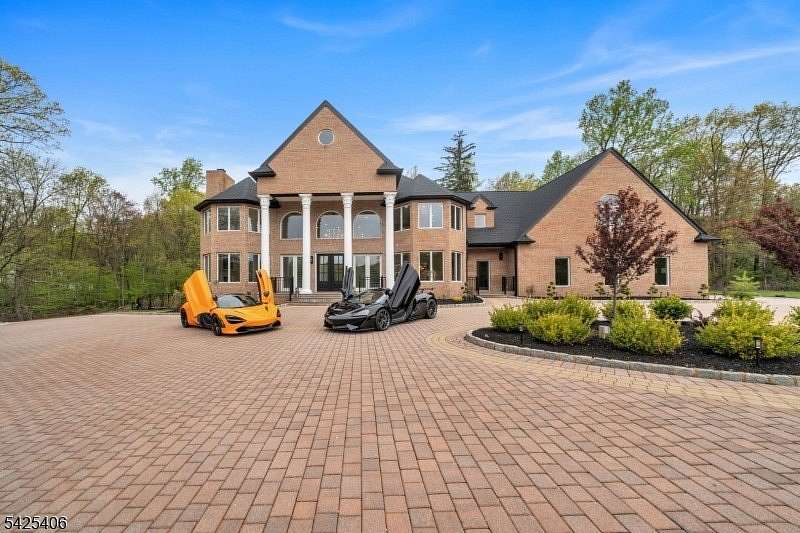 3.72 Acres of Land with Home for Sale in Kinnelon, New Jersey
