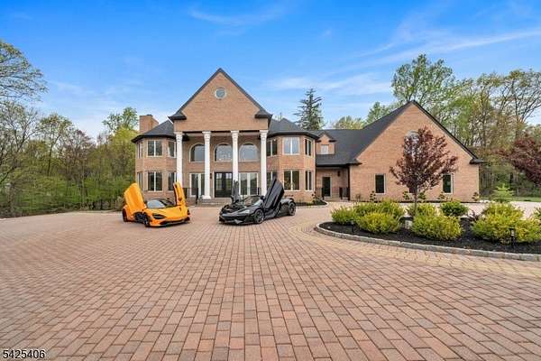 3.72 Acres of Land with Home for Sale in Kinnelon, New Jersey