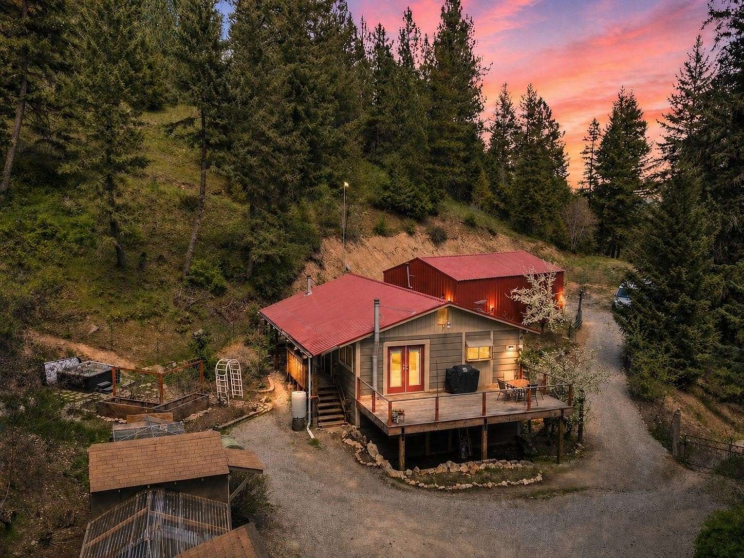 5 Acres of Land with Home for Sale in Newman Lake, Washington