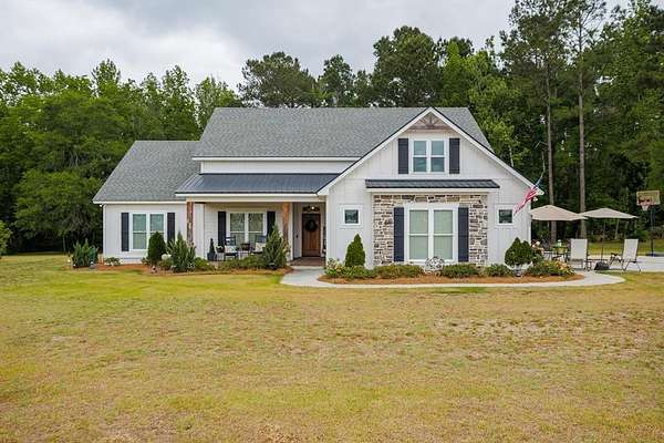 9.85 Acres of Land with Home for Sale in Hahira, Georgia
