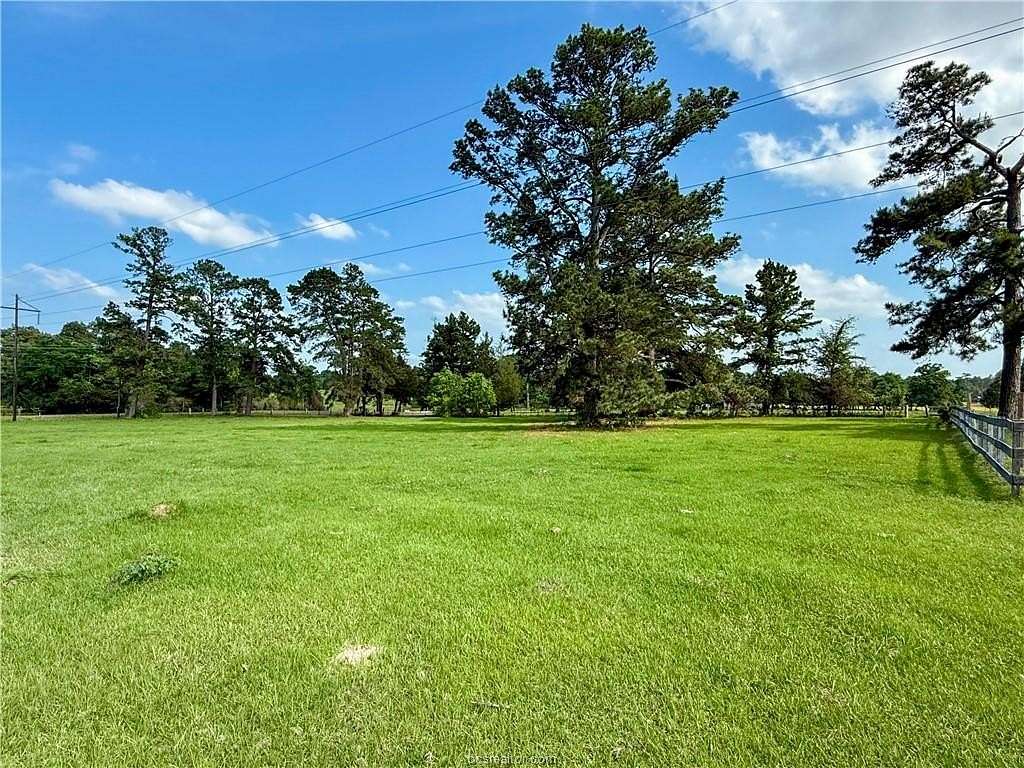 1.55 Acres of Land for Sale in Navasota, Texas