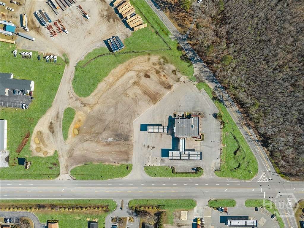 5 Acres of Improved Mixed-Use Land for Sale in Wadley, Georgia