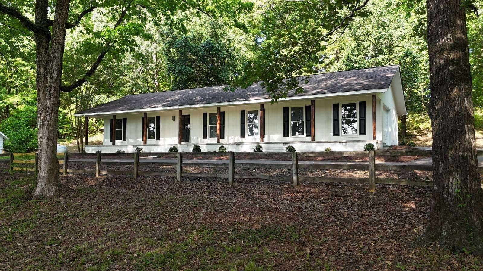 9 Acres of Land with Home for Sale in Grenada, Mississippi