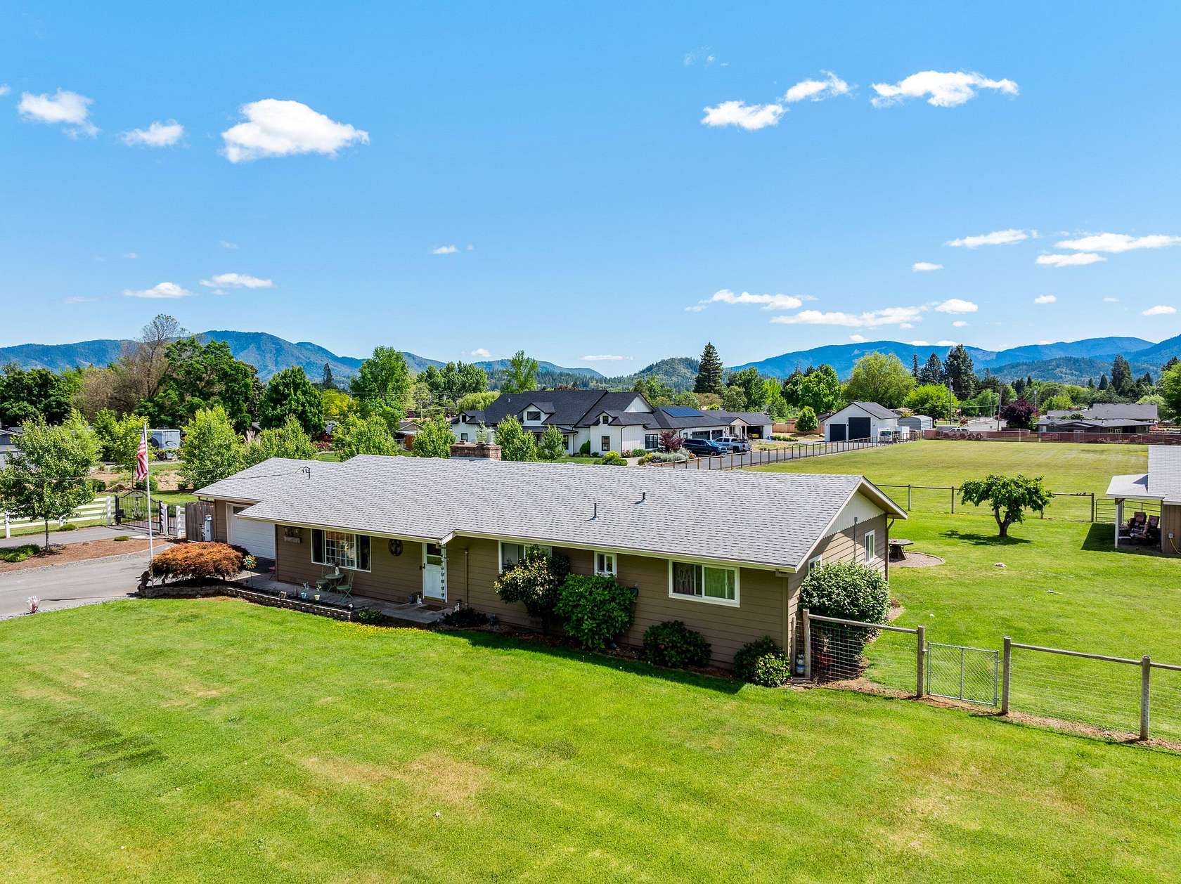 2 Acres of Land with Home for Sale in Grants Pass, Oregon