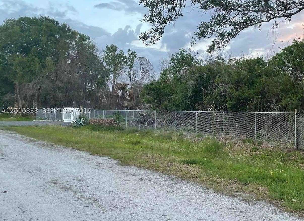 1.25 Acres of Land for Sale in Clewiston, Florida