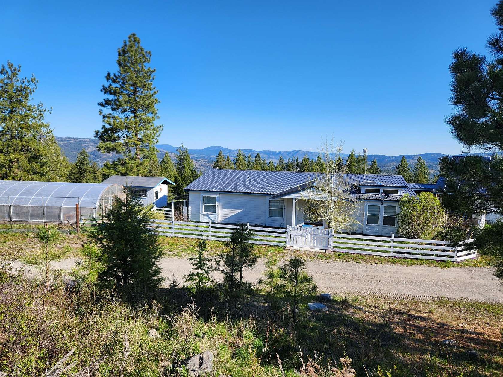 21.5 Acres of Agricultural Land with Home for Sale in Republic, Washington