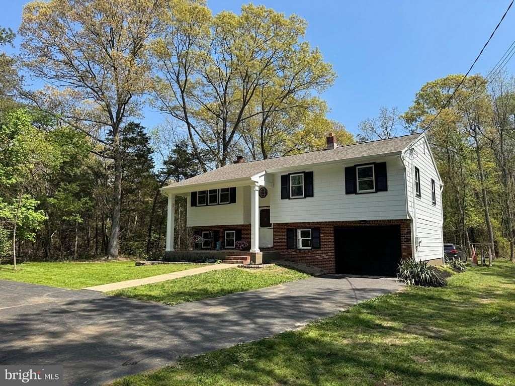2.89 Acres of Land with Home for Sale in Pittsgrove Township, New Jersey