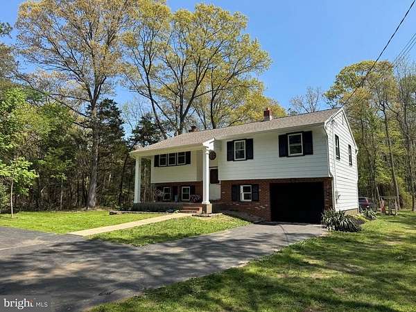 2.89 Acres of Land with Home for Sale in Pittsgrove Township, New Jersey