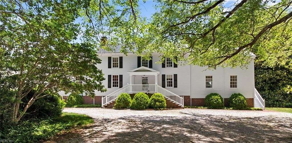 8.9 Acres of Land with Home for Lease in Gloucester, Virginia