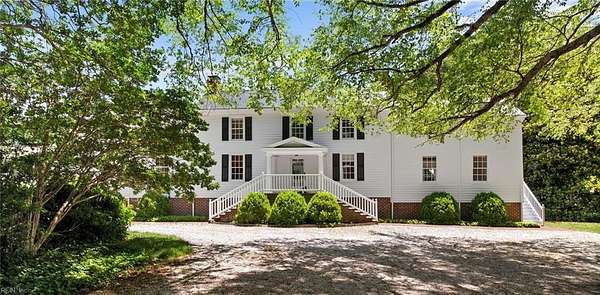 8.9 Acres of Land with Home for Lease in Gloucester, Virginia