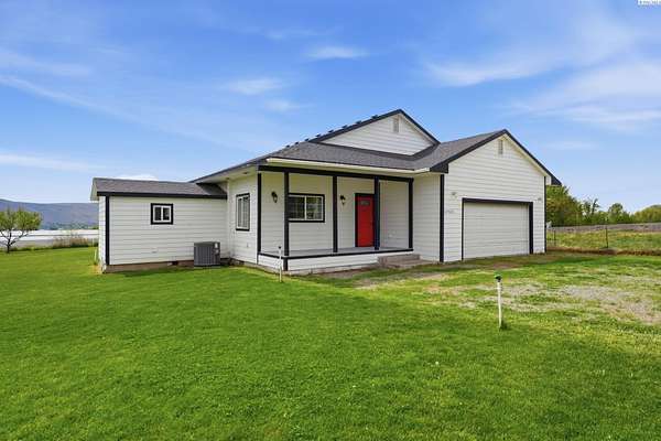 3.15 Acres of Land with Home for Sale in Prosser, Washington