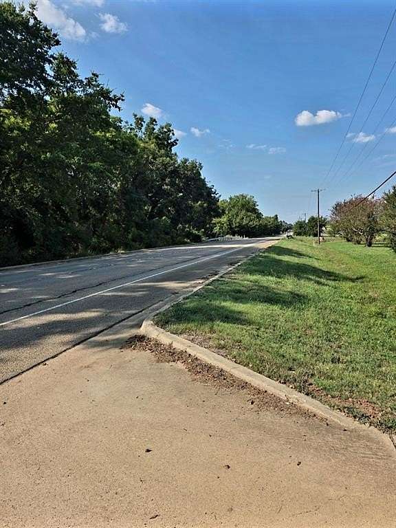 11.2 Acres of Land for Sale in Paris, Texas