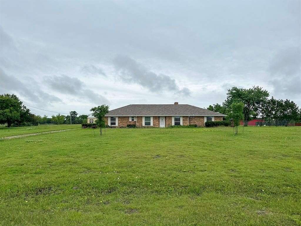 4.79 Acres of Land with Home for Sale in Rockwall, Texas