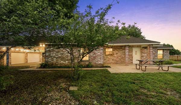 9.22 Acres of Land with Home for Sale in Robinson, Texas