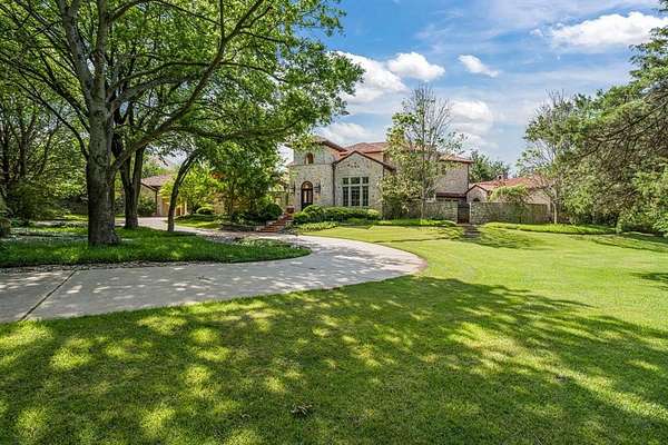 4.7 Acres of Land with Home for Sale in Southlake, Texas