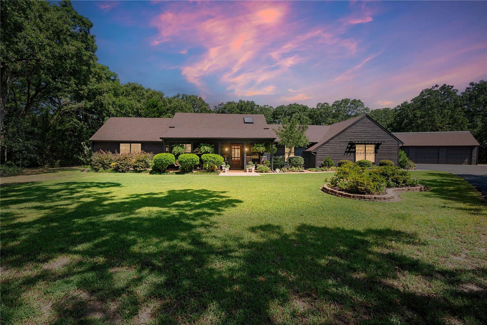 20 Acres of Land with Home for Sale in Quinlan, Texas