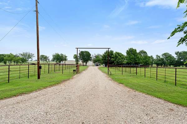 43.2 Acres of Land with Home for Sale in Waxahachie, Texas