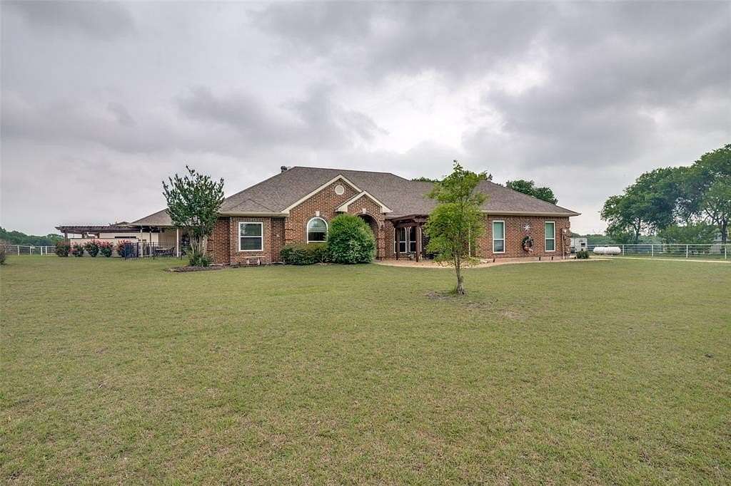 11 Acres of Land with Home for Sale in Lavon, Texas