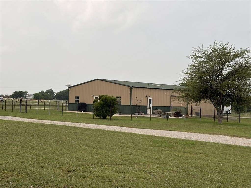 10.8 Acres of Land with Home for Sale in Decatur, Texas