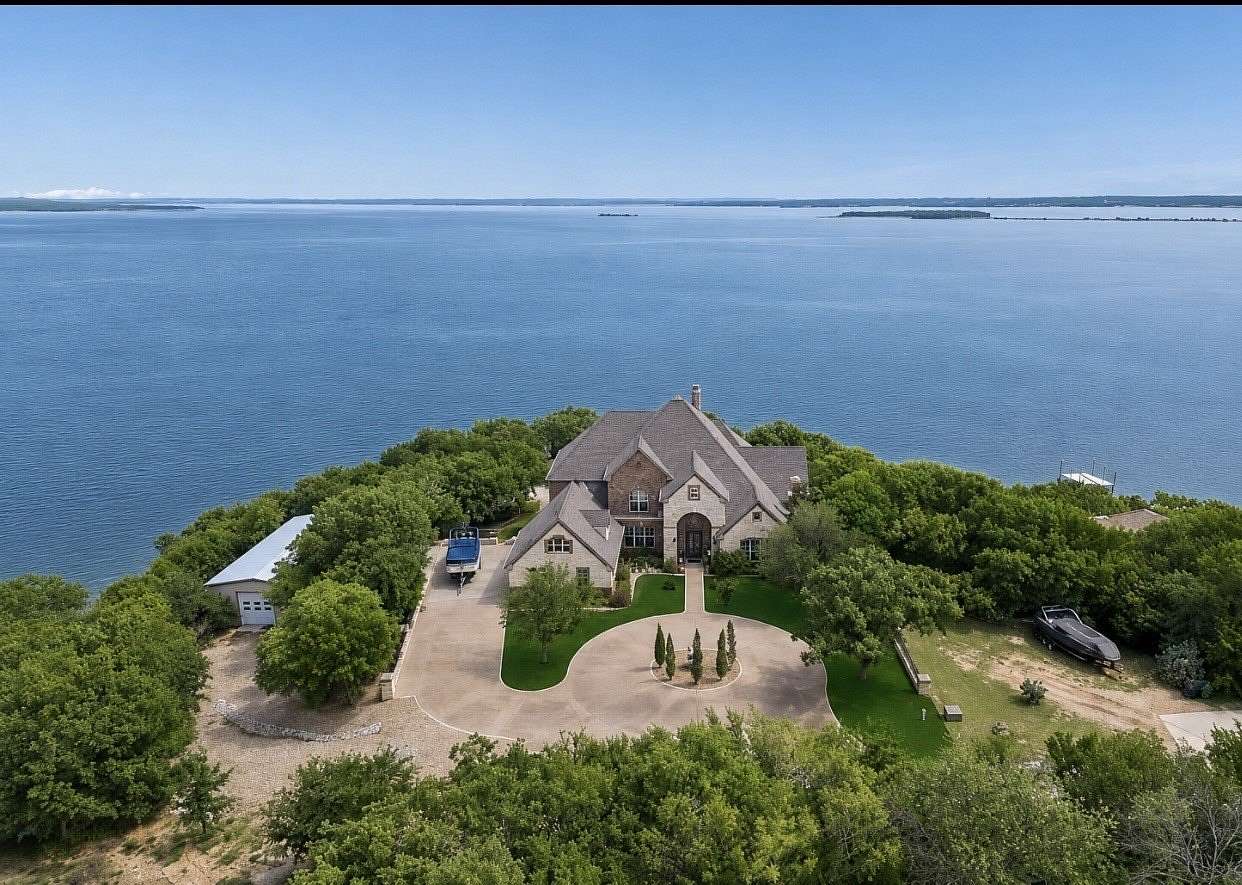 2.12 Acres of Land with Home for Sale in Runaway Bay, Texas