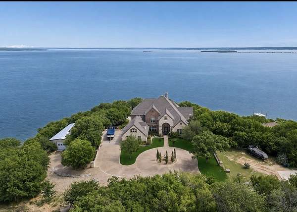 2.12 Acres of Land with Home for Sale in Runaway Bay, Texas