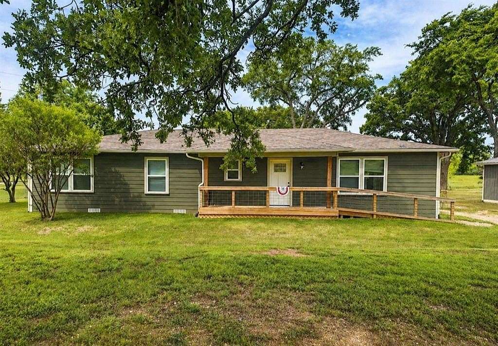 5.28 Acres of Land with Home for Sale in Canton, Texas