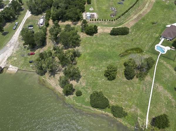 1.28 Acres of Residential Land for Sale in Corsicana, Texas